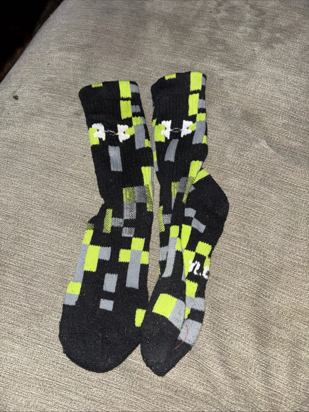 Boys Black, Gray & Neon Green Patterned Crew Socks Under Armour Youth Large